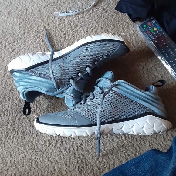 Gray and black Jordans. 6.5Y - Picture 2 of 3